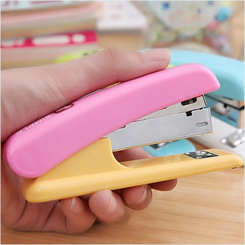 

1 Pc Simple Type Mini Stapler For Student Candy Colors Plastic And Metal Manual 128x35x53mm Deli 0412