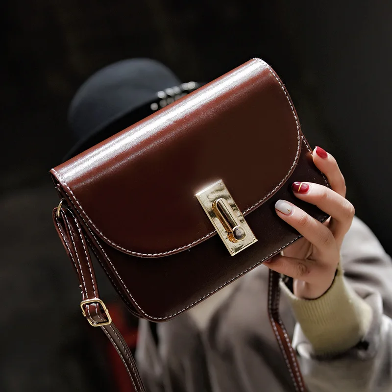 

2017 new bag retro Xiekua package Korean Caramel Bean Bag Handbag Shoulder bag lock small package