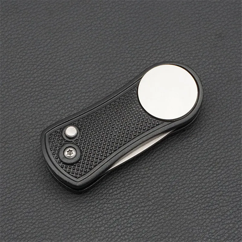 Divot инструмент с зубчиками с кнопкой Магнитный маркер мяча портативный складной для мяч гольфклуба ASD88 - Цвет: Черный