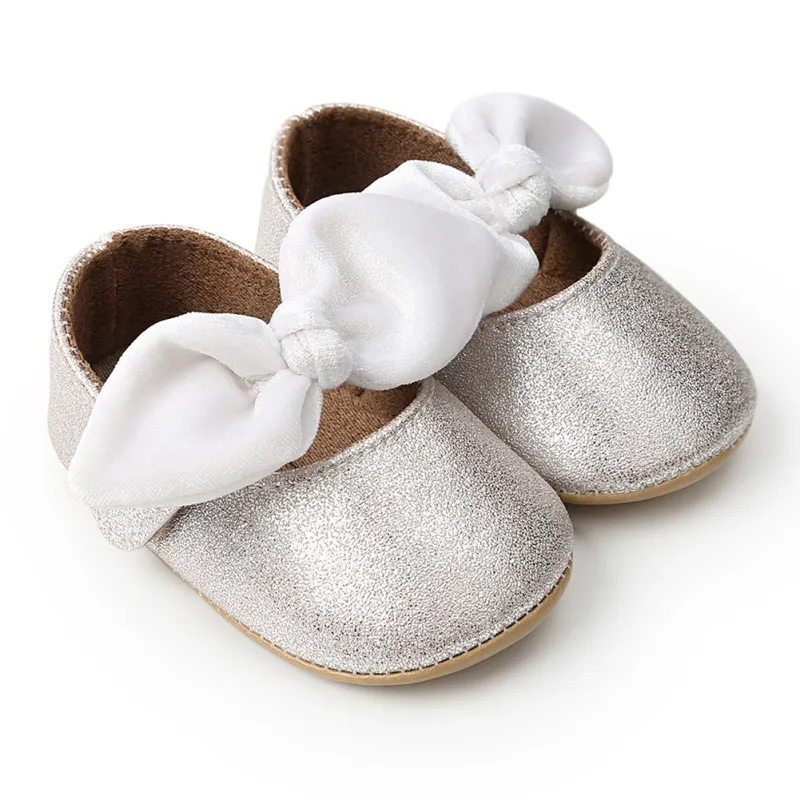 Обувь для маленьких девочек 0-18 месяцев, весенне-летняя обувь на мягкой подошве с бантиком, противоскользящая новая обувь для принцессы, первая обувь для малыша для девочки