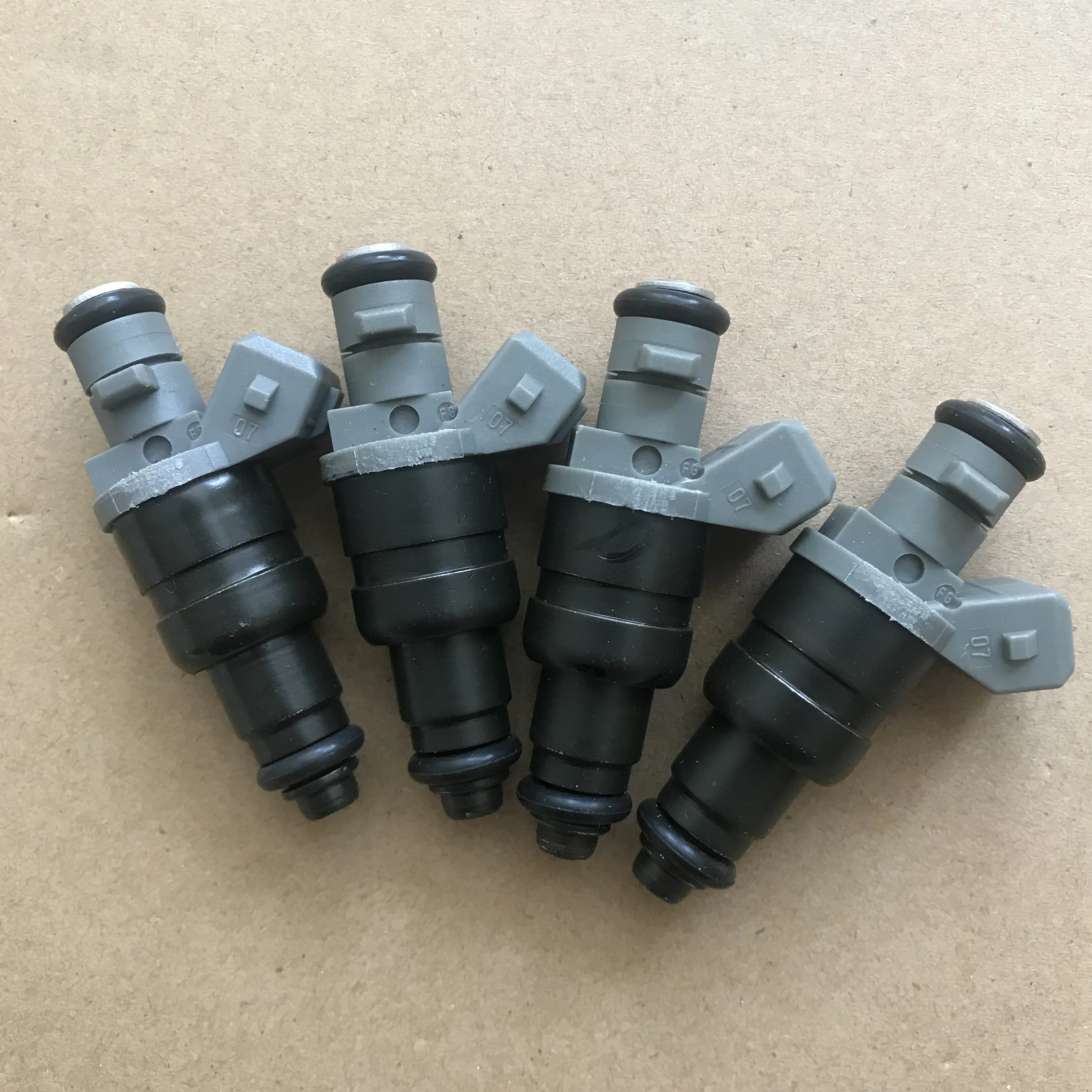 

4PCS Fuel Injector For Mercedes Benz C180 W124 W202 W210