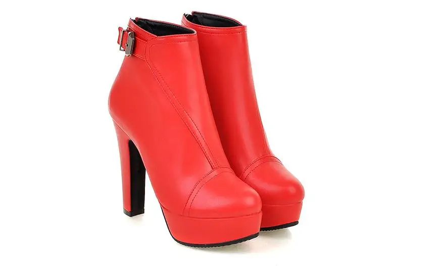 

New autumn and winter belt buckles splice European and American Knight boots thick and red wedding boots.