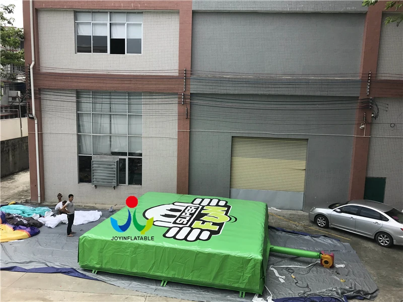 Inflatable Stunt Cushion With Pillow 3