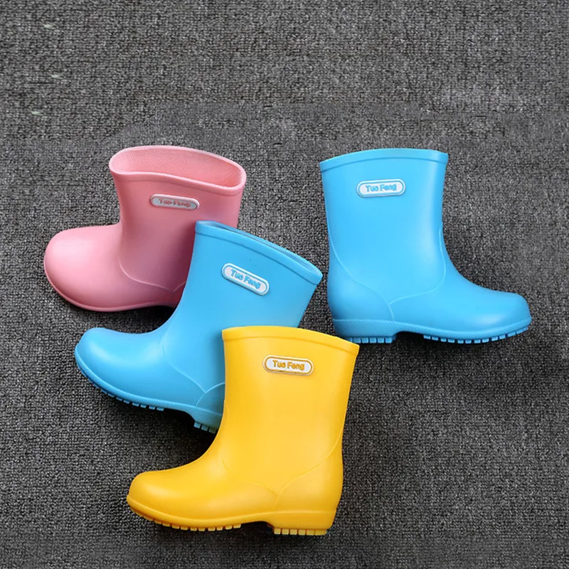 Детские непромокаемые сапоги для девочек и мальчиков Нескользящая детская обувь для дождливой погоды милые Мультяшные сапоги из пвх на резиновой подошве для детей; цвет розовый, желтый, синий