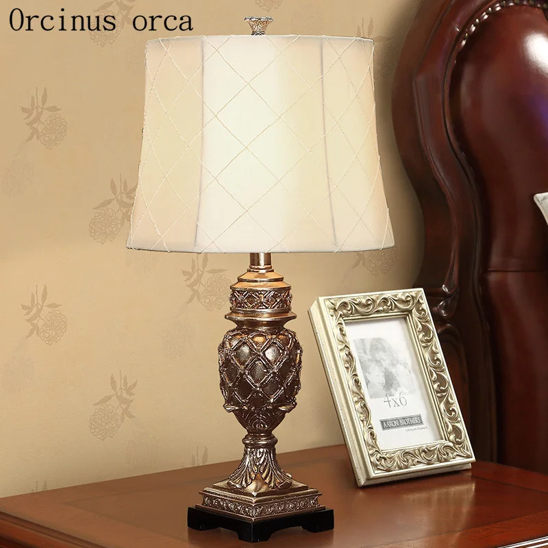 American antique classic resin table lamp living room bedside lamp French classical decorative desk lamp free shipping American antique classic resin table lamp living room bedside lamp French classical decorative desk lamp free shipping