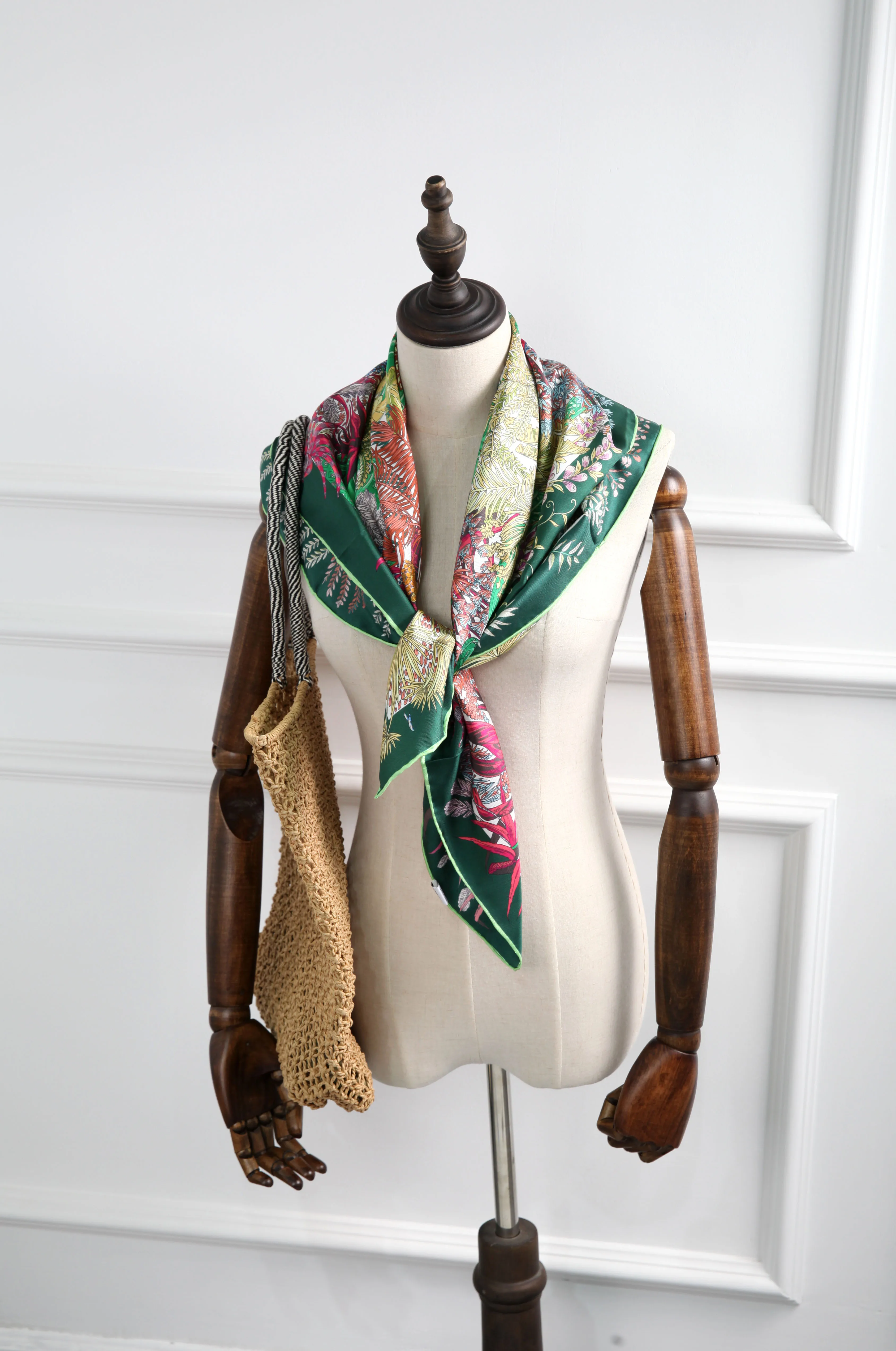 

ELEGANT HANDMADE BRAND 100% Twill Silk Scarf TWIC-40156