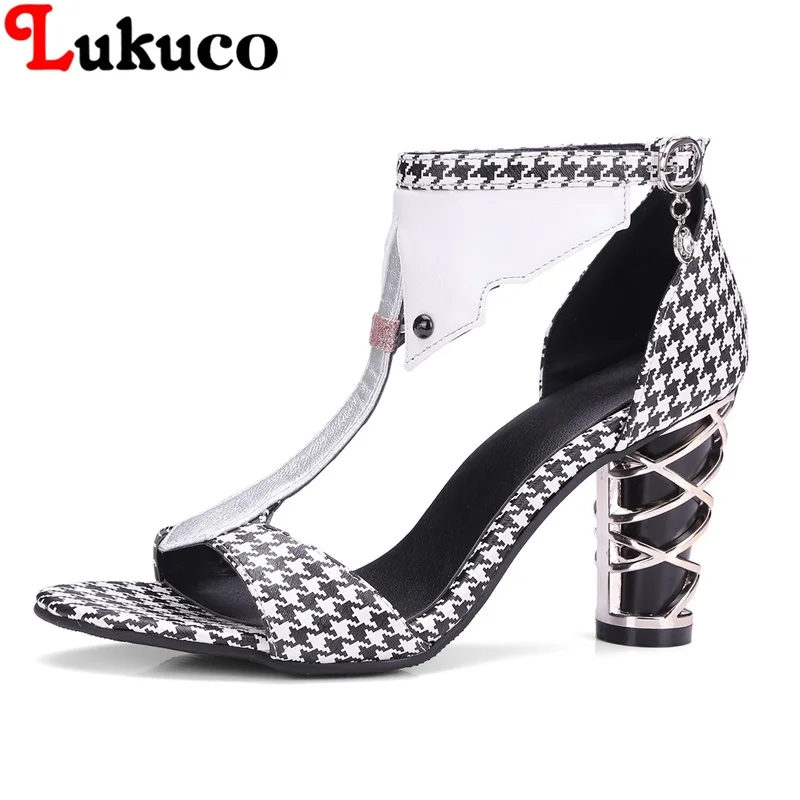 

2018 Peep toe Lukuco women sandals CN big plus size 38 39 40 41 42 43 44 45 46 47 48 buckle design free shipping elegant pumps