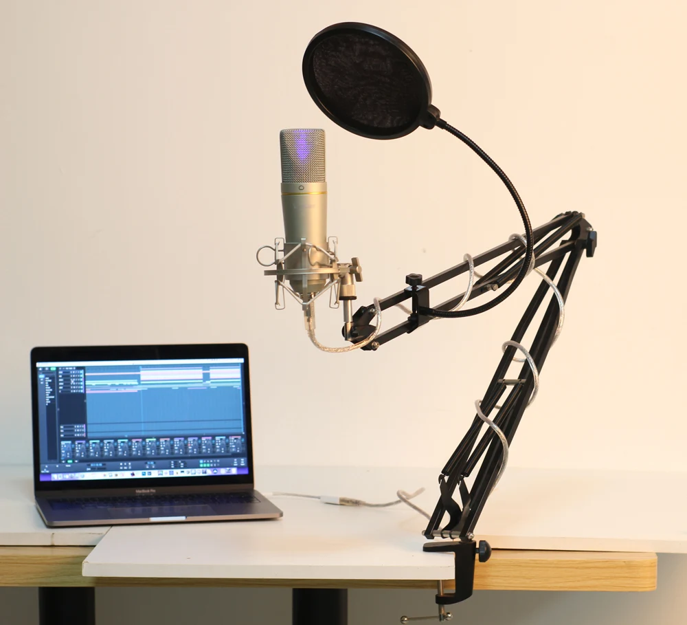 

Free Shipping!!! YARMEE Professional Live broadcast microphone Connect to Computer YR03