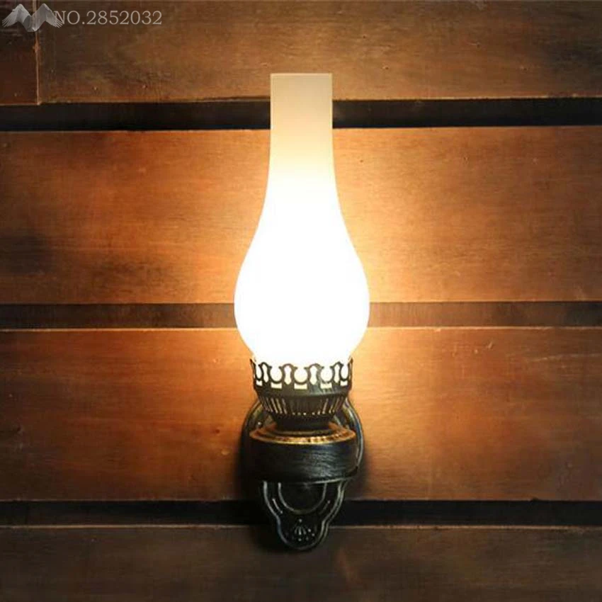 

LFH Antique Rustic Iron Wall Lamp Vintage Kerosene Lantern Light Rusty Corridor Hallway Wall Sconce Lighting Lamp Matty Fixture