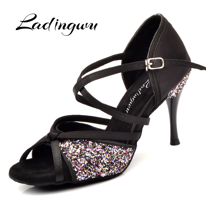 Kopen Ladingwu Nieuwe vrouwen Dansschoenen Zwart Satijn En Glitter Latin Dansschoenen Salsa Zachte Bodem Ballroom Dansschoenen Custom 8.5 cm