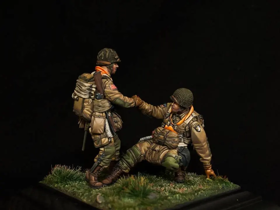 

New Unassembled 1/35 Resin Figure Model Kit U.S. military airborne 2 figures Figures Resin Kit DIY Toys Unpainted kits