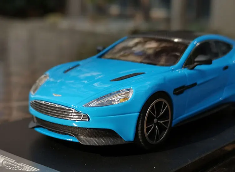 Оригинальные заводские 1:43 Vanquish Aston Martin, автомобильные игрушки из сплава для детей, литая модель автомобиля, подарок на день рождения