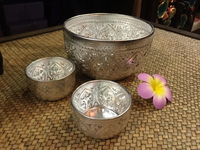 Vintage Metal Bowl | Vintage Kitchen | Foe Kitchen | Large