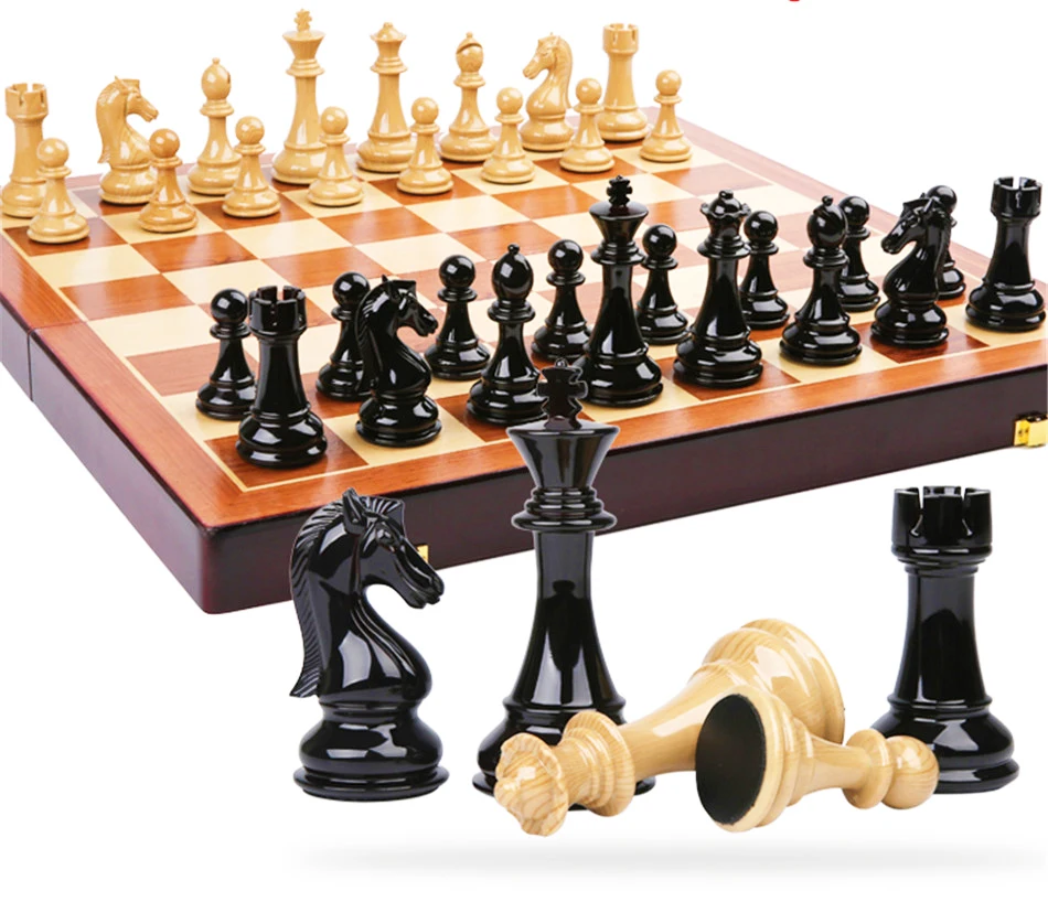 Plastic International 32 Pieces Chess Game Set With Chessboard Chessmen Kid Gift 