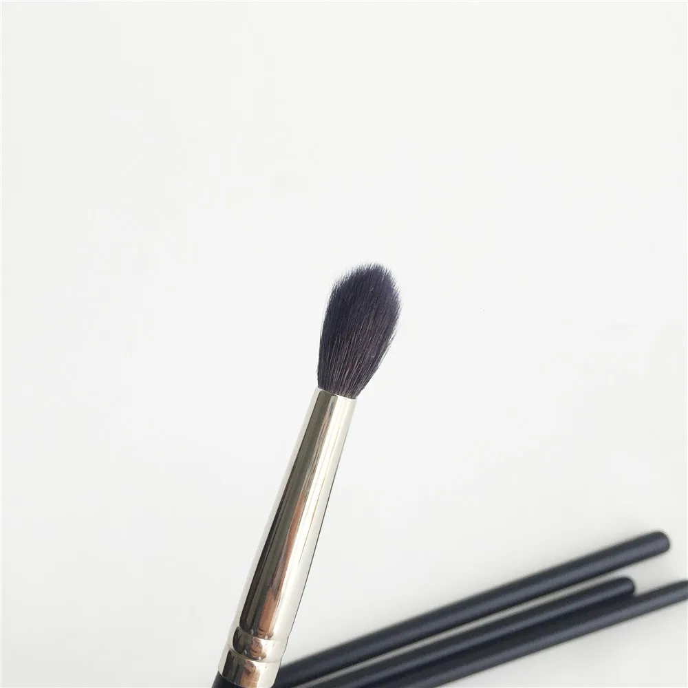 INGLOT 6SS Eyeshadow Blending Brush _ 1