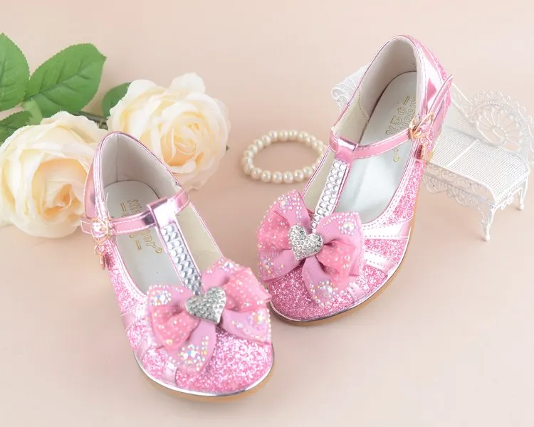 Новинка года; Дизайнерская кожаная обувь принцессы для девочек; весенние детские свадебные сандалии на высоком каблуке; Танцевальная детская обувь для девочек