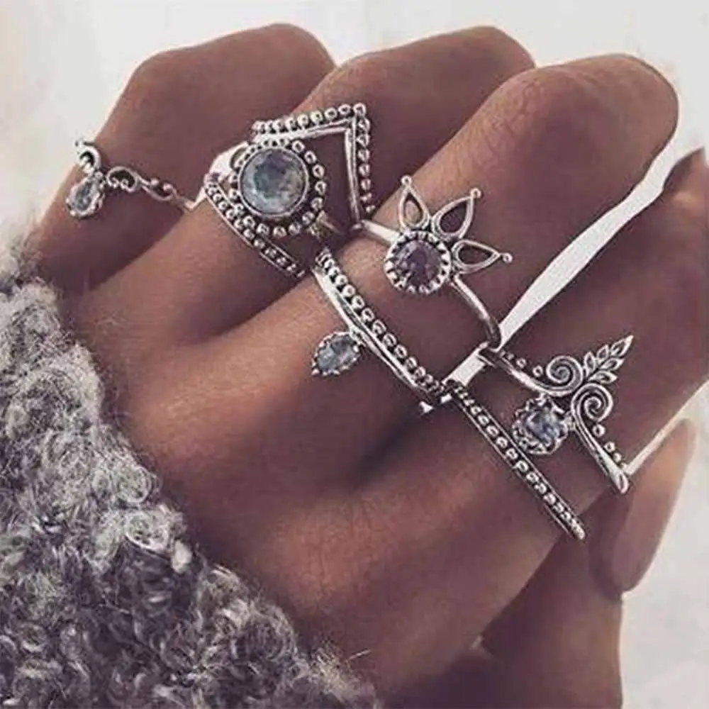 

Bohemia 8pcs / Set Ancient Gold Ring Set Fortunately Stacked Midi Ring for Female Party 2018 New