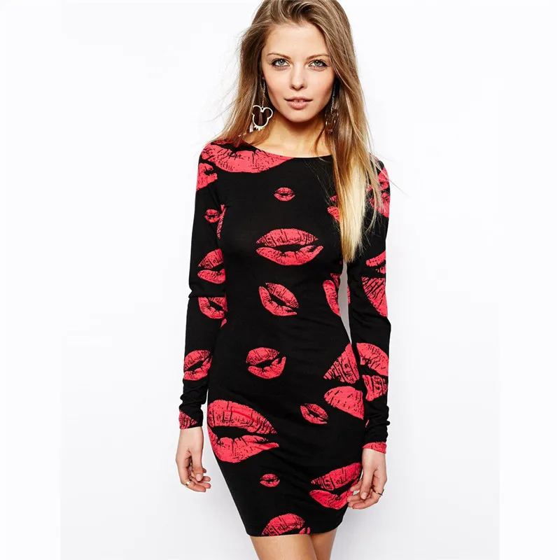 Красная одежда с принтом. Белое платье с сердечками. Платье с губами синее. Платье губы. Платье с губами синее.