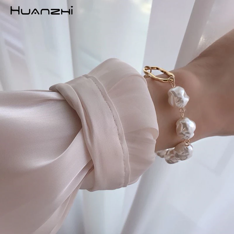 

HZ 2019 New Retro Baroque Irregular Imitation Pearls Gold Metal Coin Portrait Link Chain Bracelets for Women Girl Party Jewelry