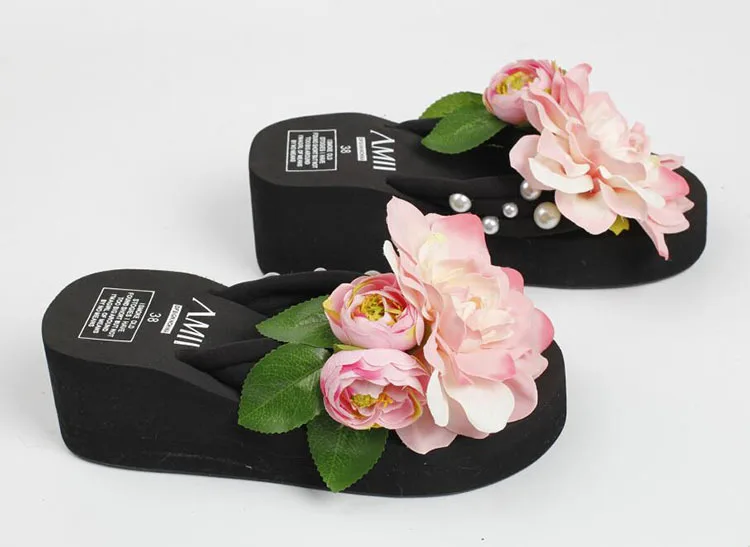 2019 New Summer Anti-skid Hand Flowers Beach Slippers Womens Most Comfortable Wedge Flip Flop Shoes Cheap48
