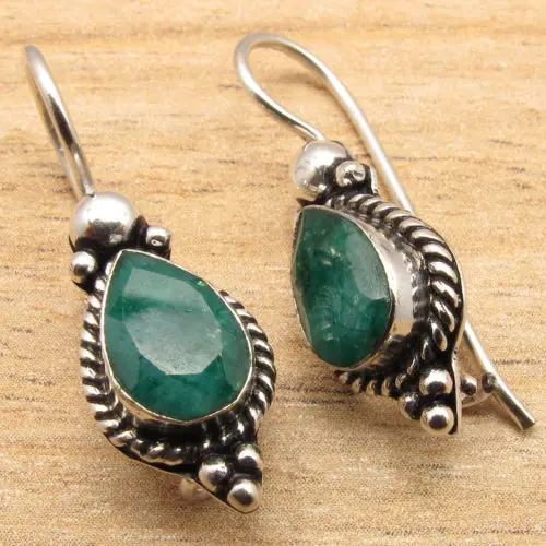 

ROYAL Emeralds Gems Royal Jewelry Designer Earrings Pretty ! Silver Plated