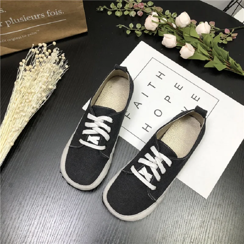 2019 spring new round head strap flat casual canvas shoes small white shoes wild low to help women's shoes