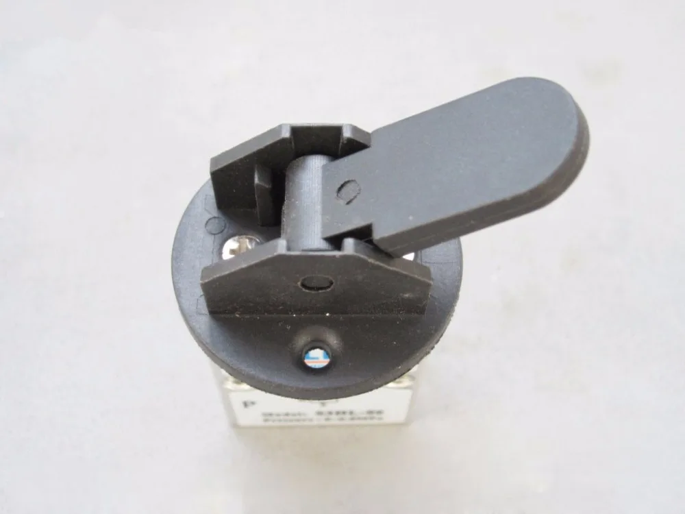 S3HL-06 2 Position 3 Way Manual Handle Control Pneumatic Mechanical Valve 1/8" | Обустройство дома