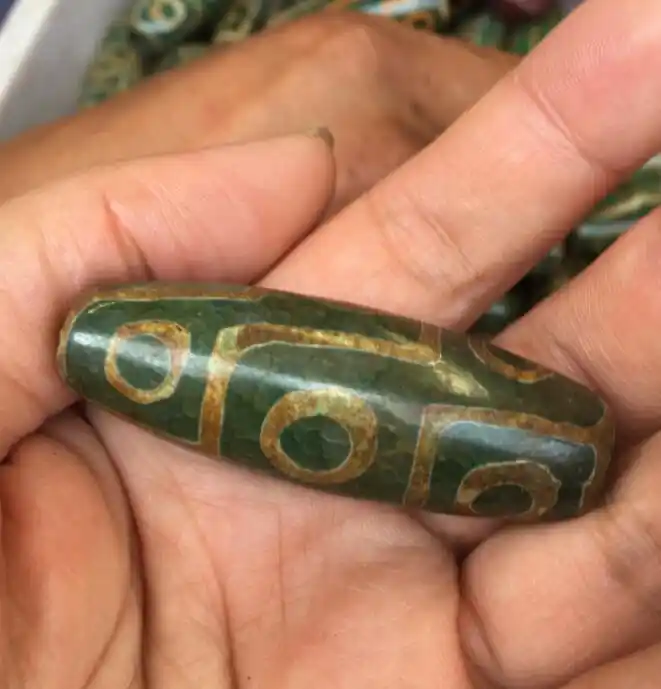 tibetan prayer worry dzi bead old agate 9 eyes amulet gzi antique tibet A38