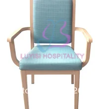 Штабелируемое кресло из имитации древесины и алюминия для ресторана