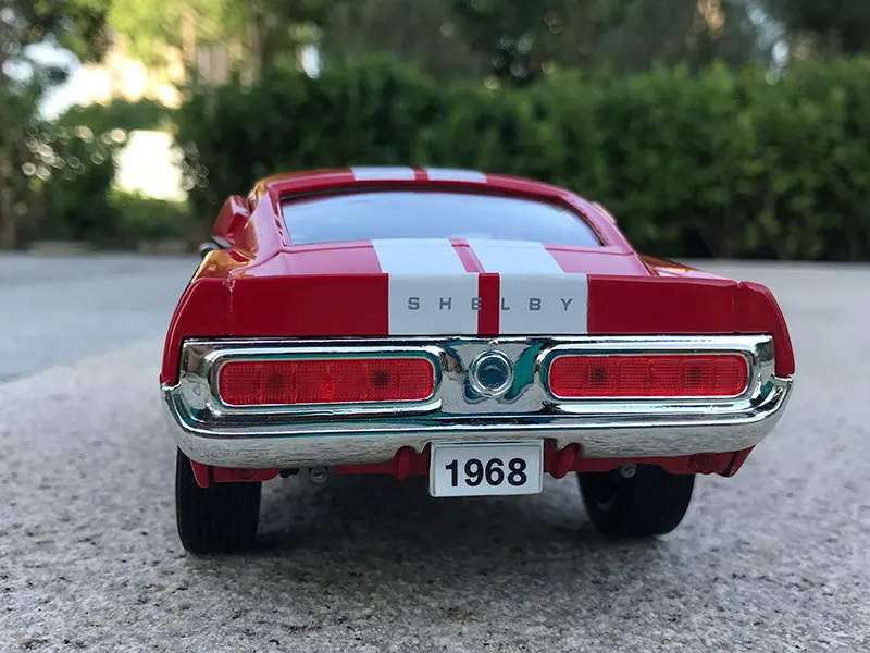 1/18 1968 Шелби GT 500KR| |