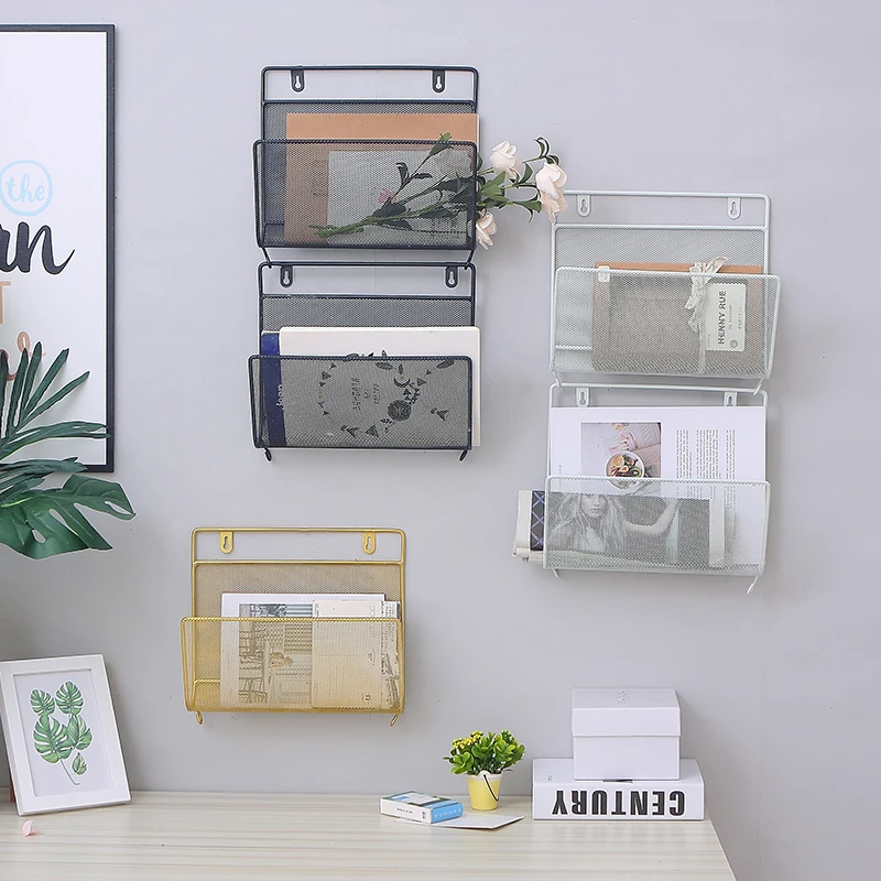 Ins نمط الحديد رف الكتب الإبداعية تزيين مُثبت صحيفة شنقا حامل متعددة الوظائف الحائط حامل أكريليك بلاستيكي للمجلات والكتب