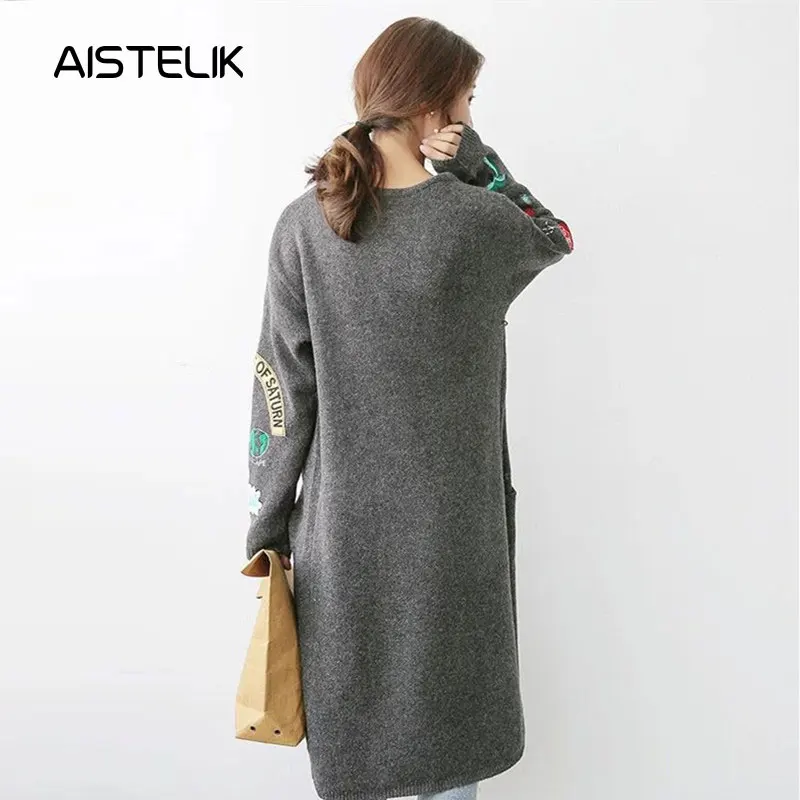 2018 autumn and winter new women's European and American style embroidery flowers knit cardigan long sweater women's temperament Sweaters