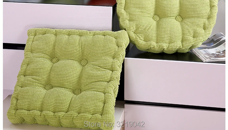 Corn-Cushion-790-02_02