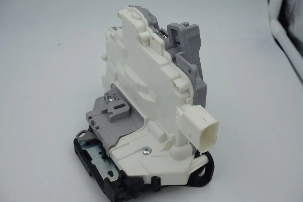 

8K0839016 8K0 839 016 rear right CENTRAL DOOR LOCK LATCH ACTUATOR 3C4839016a FOR VW PASSAT B6 SKODA SUPERB A4 A5 Q5 Q7 TT