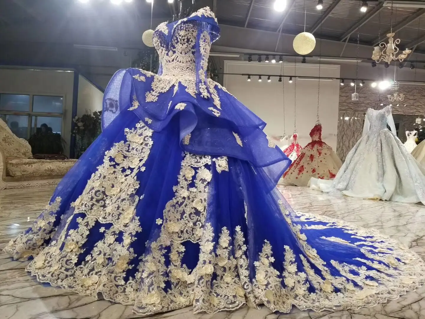 Платье для банкета королевское синее с кружевной аппликацией и бусинами 2018|evening