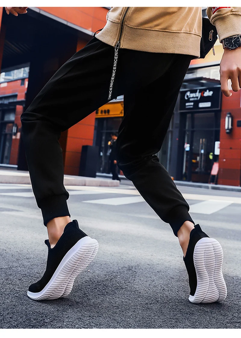 10565362322_2099804725