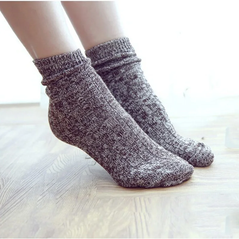 

Retro Style Mix Color Wool Knit Socks for Female Winter Thick Warm Women's Fashion Snowflakes Leisure Casual Socks