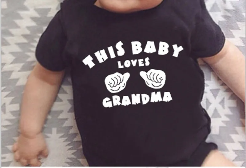 Боди для новорожденных с надписью «This Baby Loves Grandma»; черный хлопковый боди для маленьких мальчиков; одежда для малышей от 0 до 18 месяцев