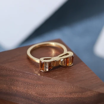 

Beautiful lady bow-tie-striped ring lady ring with matching color flash drill