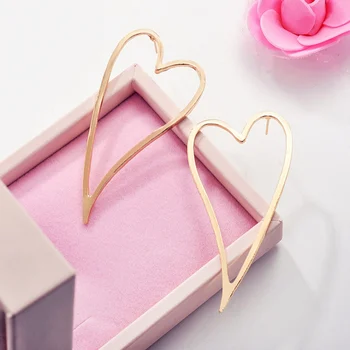 

The New Fashion Personality Exaggerated Sexy Tide Female Earrings Love Big Heart Empty Earrings Jewelry Drop Earrings Brincos