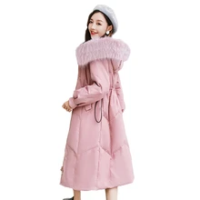 Новая мода зима Для женщин Куртка–пуховик на 90% белом утином пуху женский негабаритных длинное пуховое пальто большой из натурального меха енота парки с капюшоном A55