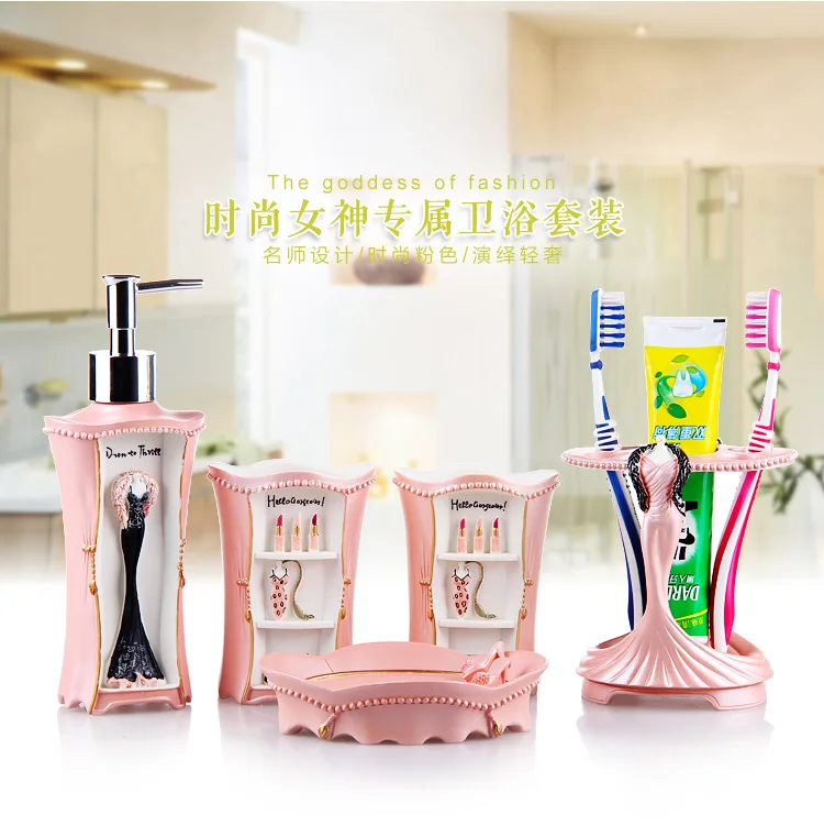 Набор для ванной комнаты Pretty in Pink набор из полимера пяти предметов туалетных