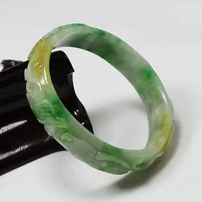 

0261 Beautiful Hand-carved Emerald Green Jadeite Jade Gems Bracelet Bangle