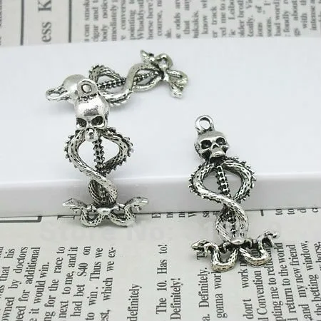 

Lovely Snake Skull Pendant Charms Silver Metal Zinc Alloy Trendy Jewelry Animal Charms Pendant 15pcs 21*38mm 1152