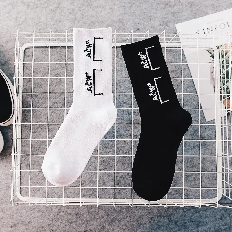 

Korea ulzzang Pure Letter Socks Harajuku Style Socks Tide Brand skateboard Socks Cotton Men and women Lovers Casual socks
