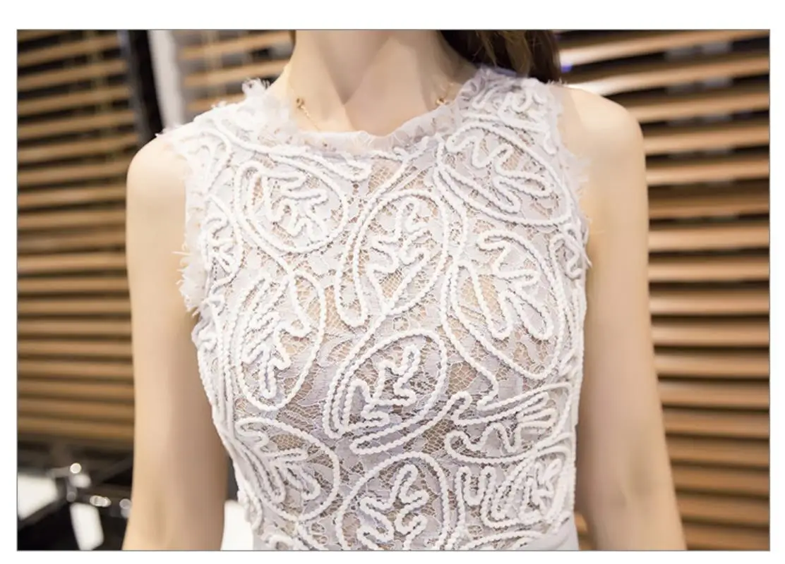 2018 Korean version of the word Three-dimensional shoulder strap dress lace dress Ornamental engraving A word BALL OWN Dress
