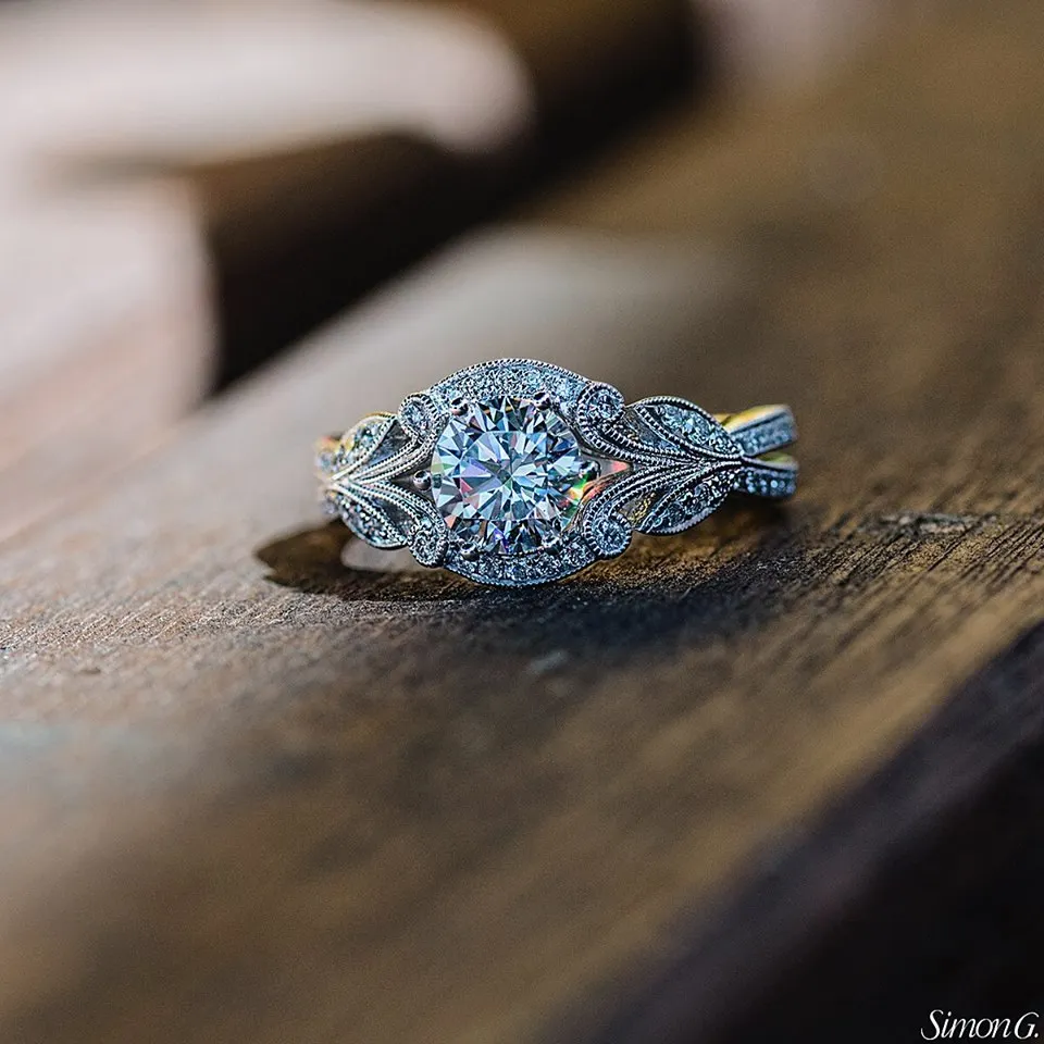 

2019 New Female Crystal White Zircon Stone Ring Fashion 925 Silver Color Wedding Jewelry Promise Engagement Rings For Women