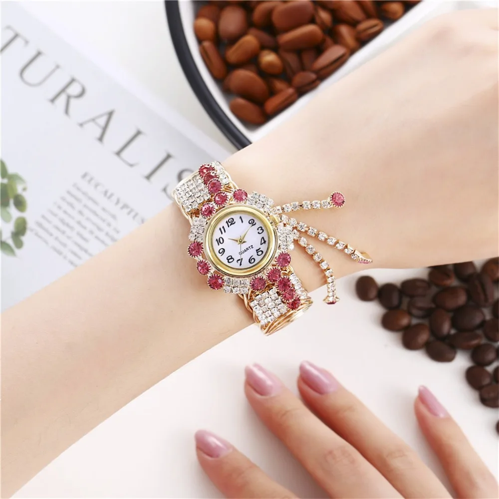 Стиль женские часы девушки часы модные часы из сплава металлов креативные наручные часы бахрома кварцевые часы браслет модели Relojes Q4