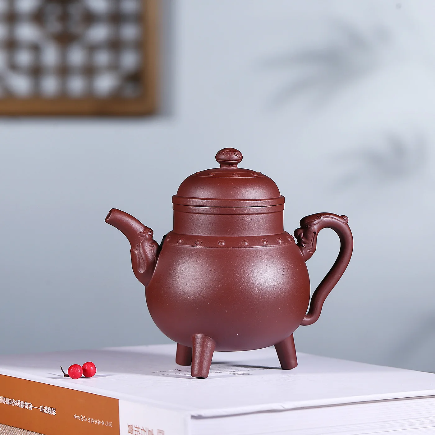 

Three Xuyi Purple Mud Of Foot Dragon Ding Kungfu Online Teapot Tea Set Wholesale A Piece Of Generation Hair Direct Selling