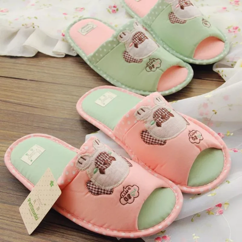 

2016 lamb stickers embroidered slippers home, Ms. non-slip waterproof soft bottom slippers mute, free shipping!